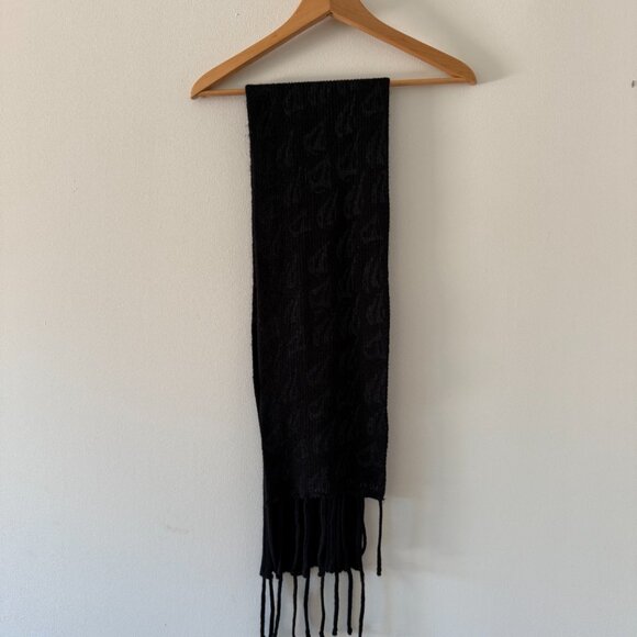 Volcom Black Knit Logo Scarf Unisex Fringe Edge Winter Skate Style OBO - Picture 4 of 4
